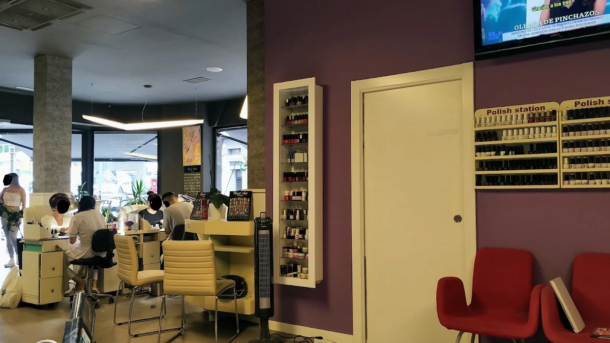 TOP NAILS CENTER - 4