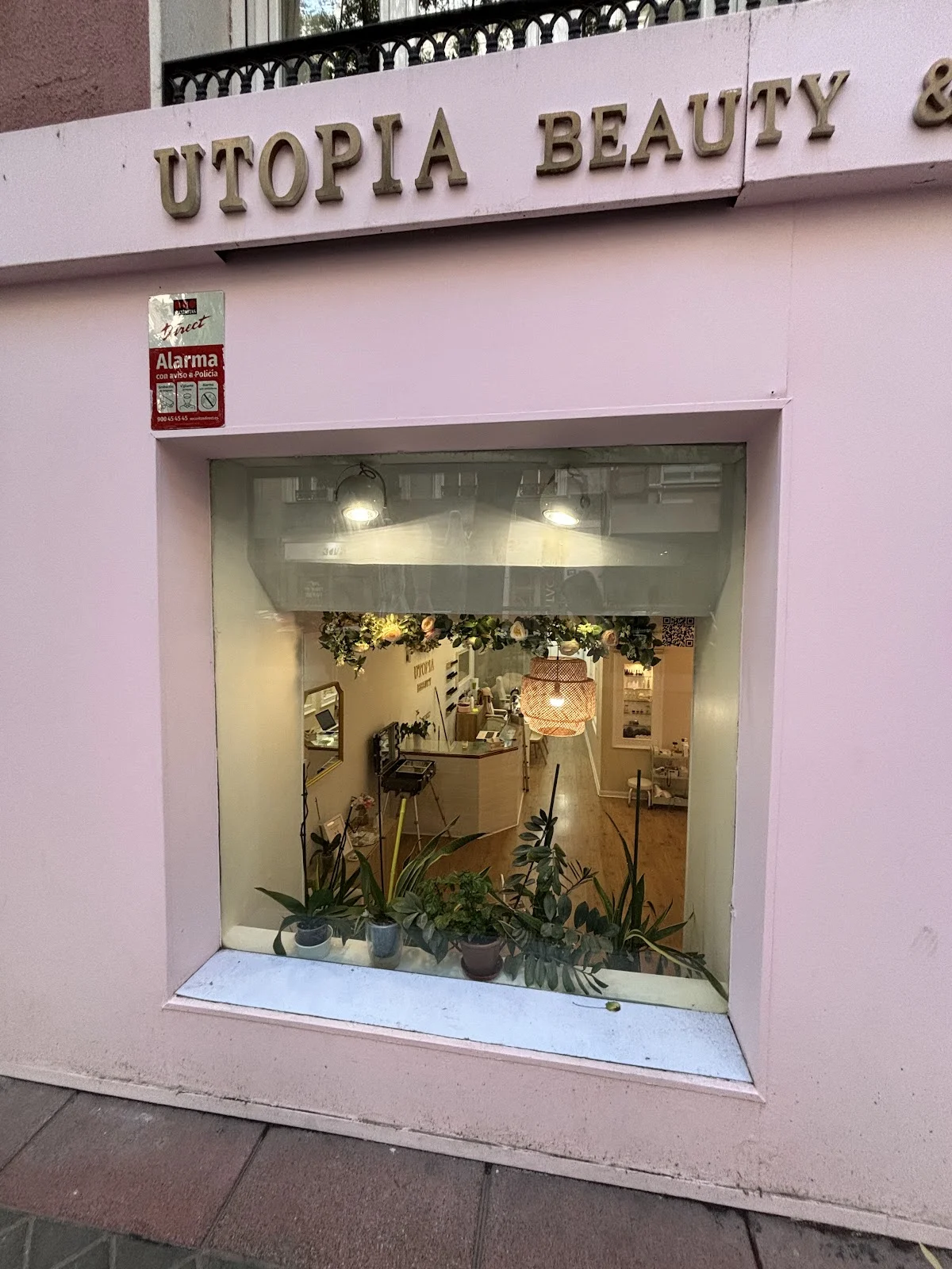 Utopía Beauty & Nails - 2