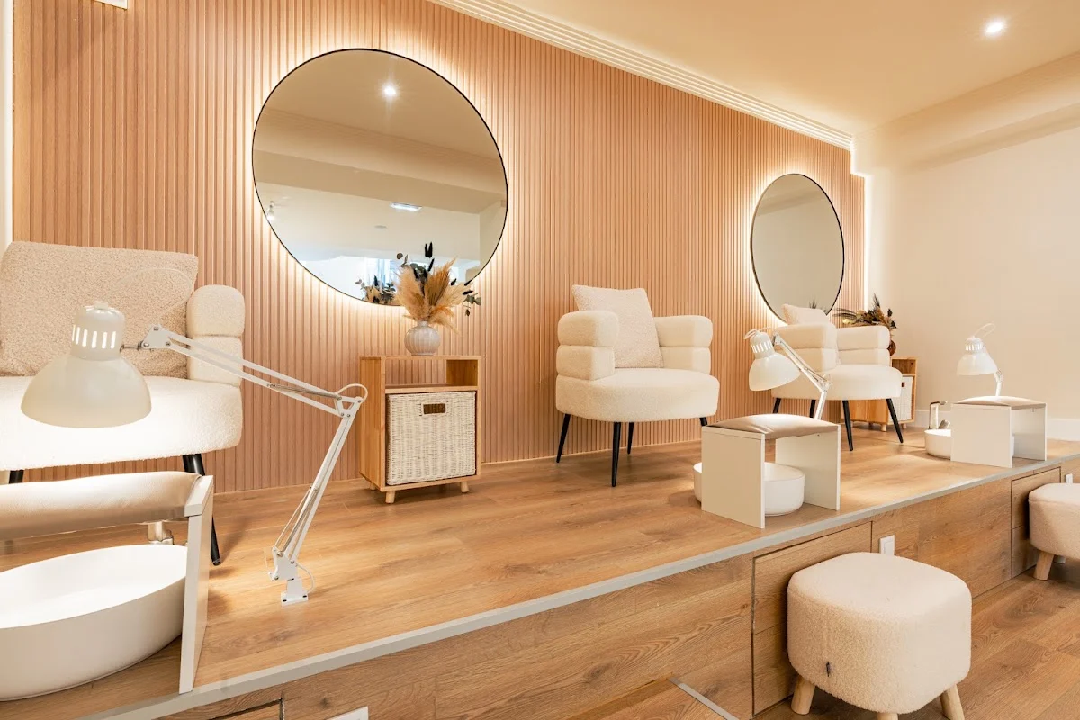 Voilà Nails & Beauty Oviedo