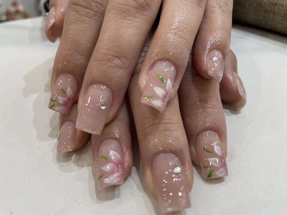 Youmi nail